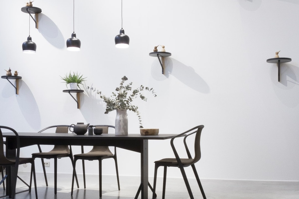 Titelbild zu „Es werde Licht – Die beliebtesten Accessoires zum Aufhellen der Wohnung“