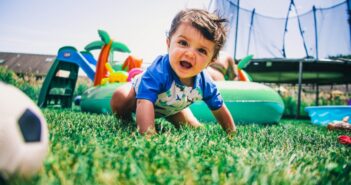 Die passenden Spielgeräte für Kinder im Garten