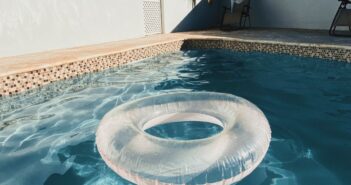 Swimmingpool im eigenen Garten