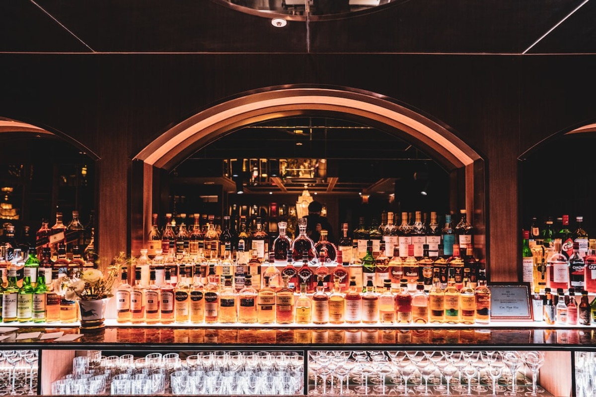 Titelbild zu „Die Renaissance der Hausbar: Mixologie trifft auf Innenarchitektur“